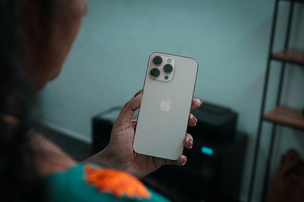 Comment désactiver les notifications de groupe sur un iPhone 12 Pro Max ?