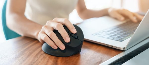 Pourquoi utiliser une souris ergonomique ?